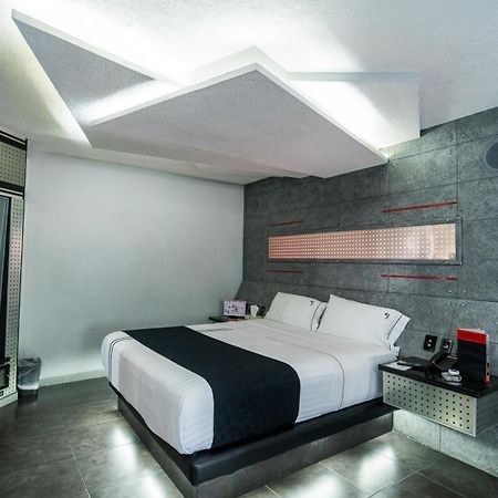 Kuboz Motor Hotel Zapopan Exterior photo