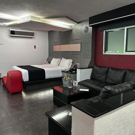 Kuboz Motor Hotel Zapopan Exterior photo